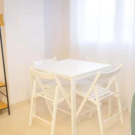 Estudio アパート エステポナ